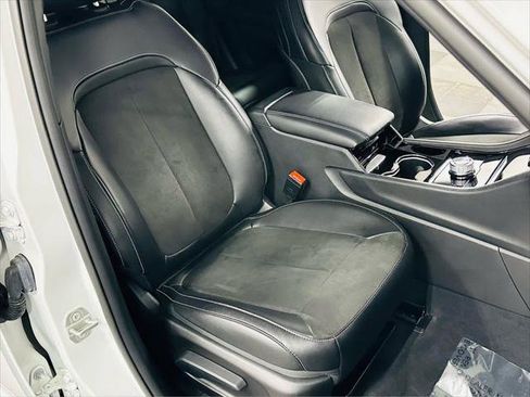 Certified 2023 Jeep Grand Cherokee Altitude image 24