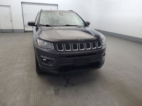 Used 2018 Jeep Compass Latitude w/ Cold Weather Group AWD/4WD image 14