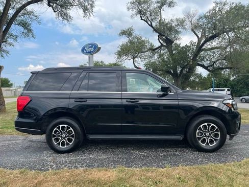 Used 2024 Ford Expedition XLT AWD/4WD image 1