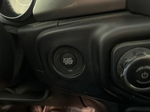 Used 2020 Jeep Wrangler Unlimited Sahara AWD/4WD image 19