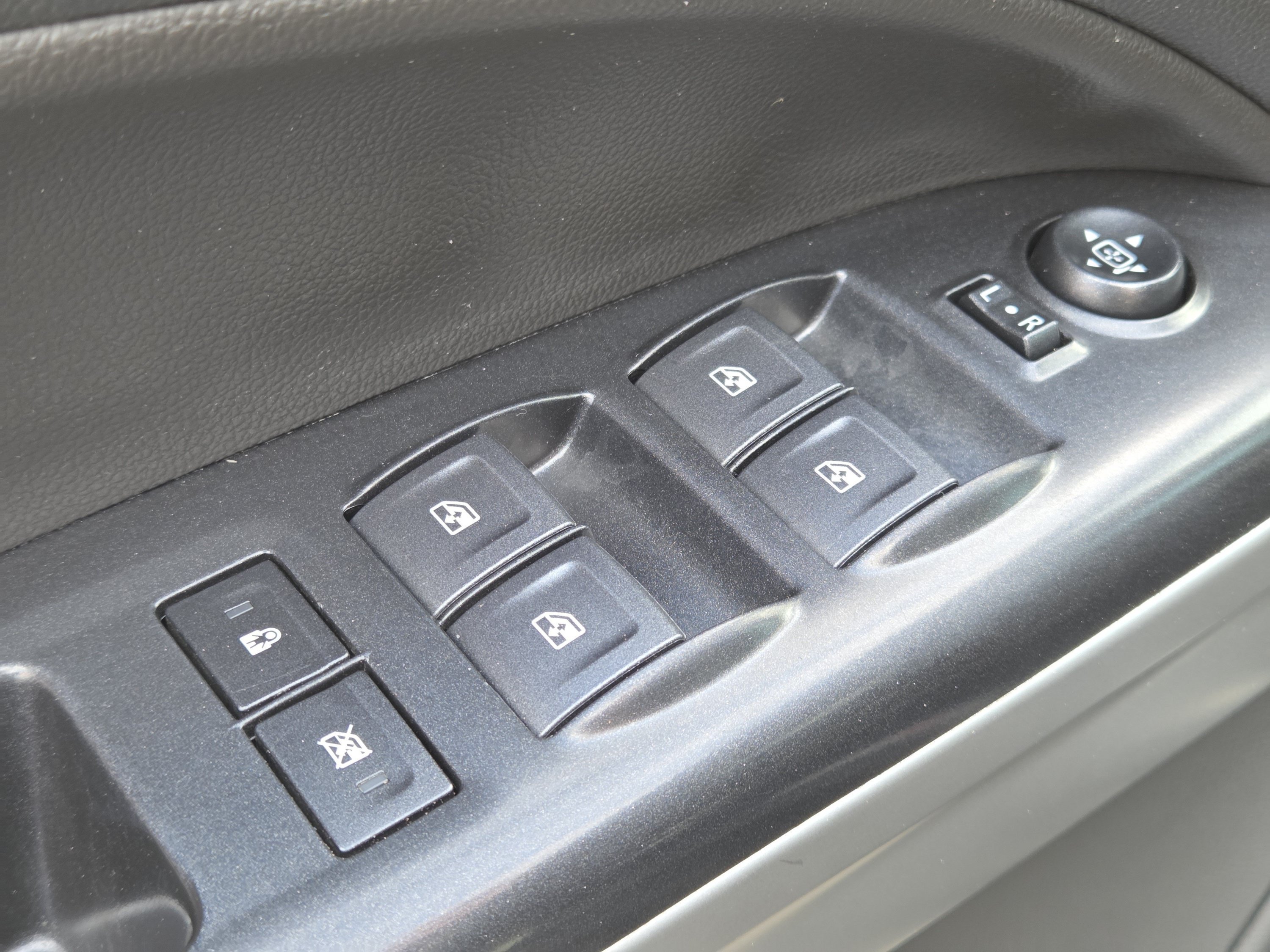 Used 2022 Chevrolet Colorado ZR2 w/ ZR2 Midnight Special Edition AWD/4WD image 35