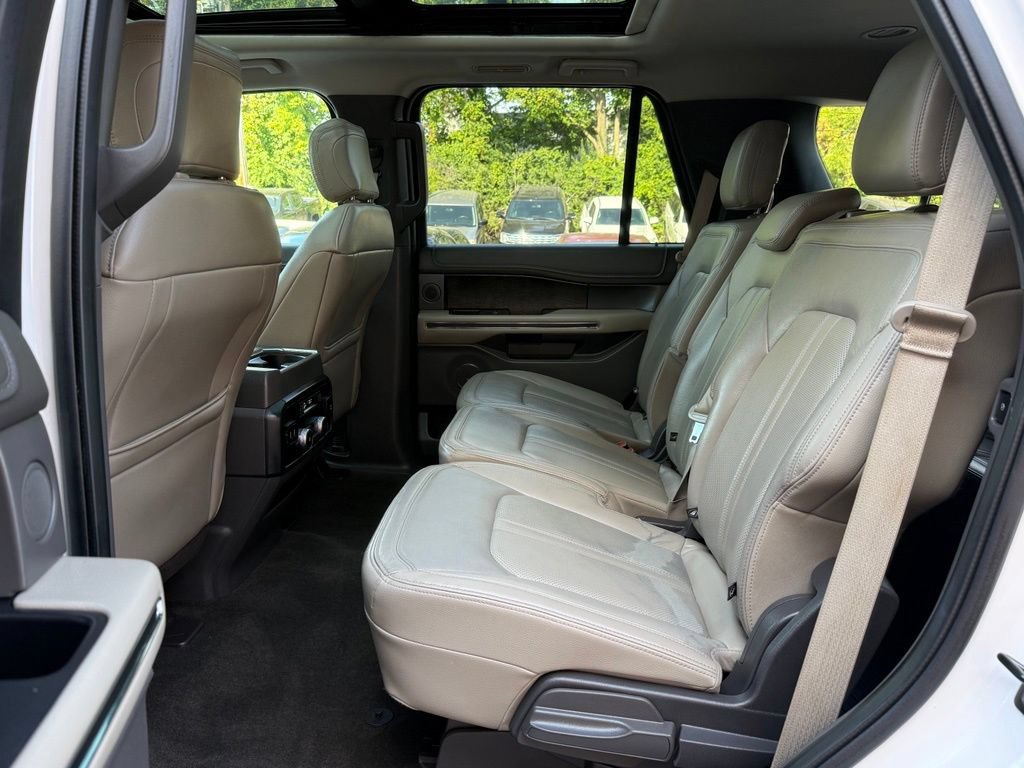Used 2018 Ford Expedition Limited w/ Equipment Group 302A AWD/4WD image 12