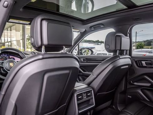 Used 2019 Porsche Cayenne image 41