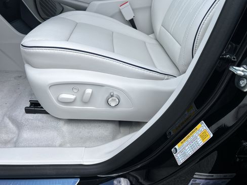 New 2026 Buick Enclave Avenir w/ Super Cruise Package FWD image 20