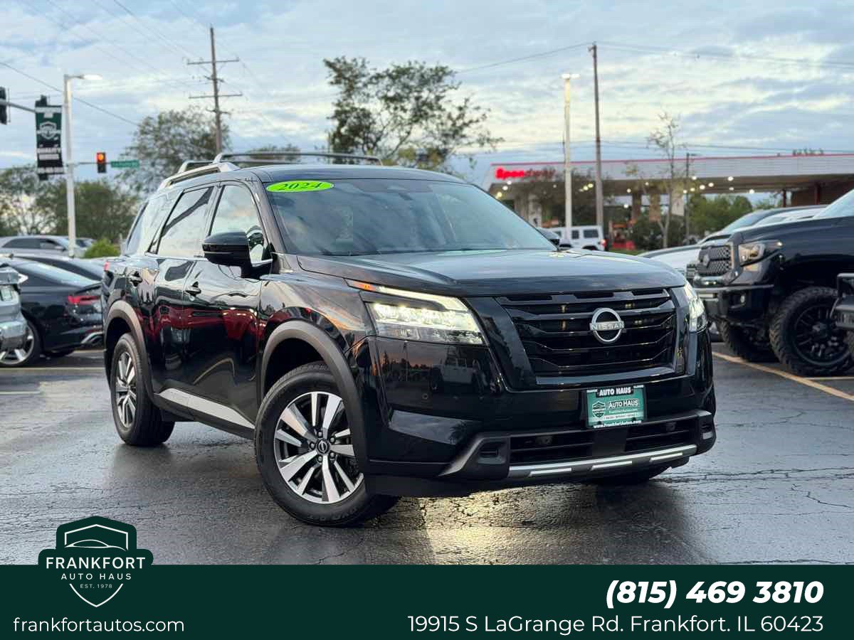 Used 2024 Nissan Pathfinder SL w/ Black Appearance Package AWD/4WD image 1