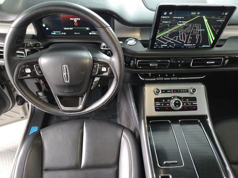 Used 2023 Lincoln Aviator AWD w/ Class IV Trailer Tow Package image 13
