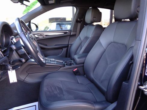 Used 2020 Porsche Macan AWD image 9