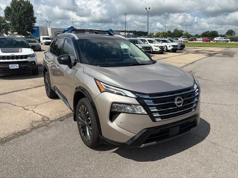 Used 2026 Nissan Rogue Platinum w/ Platinum Premium Package AWD/4WD image 8