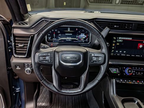 Used 2025 GMC Sierra 2500 Denali Ultimate image 18