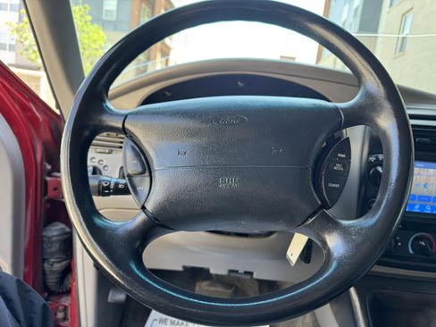 Used 2000 Ford Explorer XLS AWD/4WD image 15