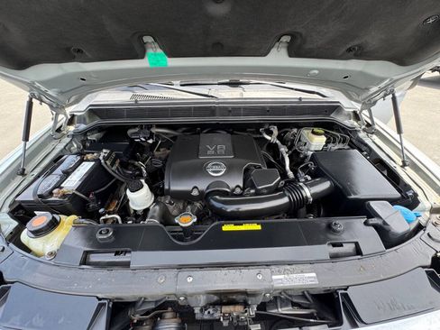 Used 2013 Nissan Titan SL AWD/4WD image 38