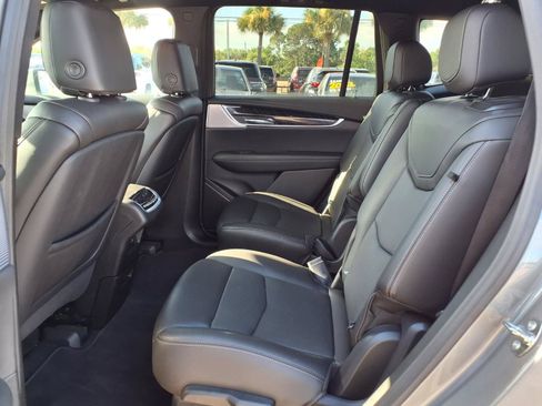 Used 2025 Cadillac XT6 Premium Luxury w/ Technology Package FWD image 24