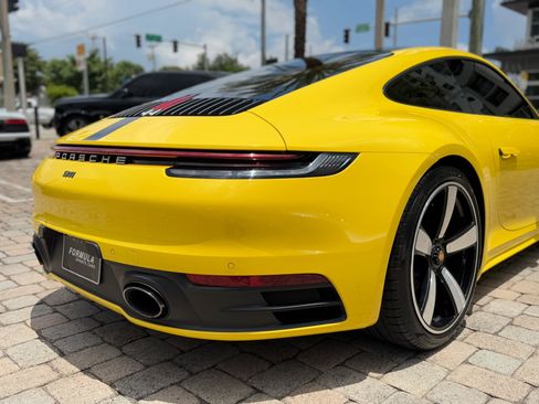 Used 2022 Porsche 911 Carrera RWD image 10