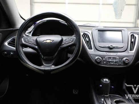 Used 2016 Chevrolet Malibu LT FWD image 8