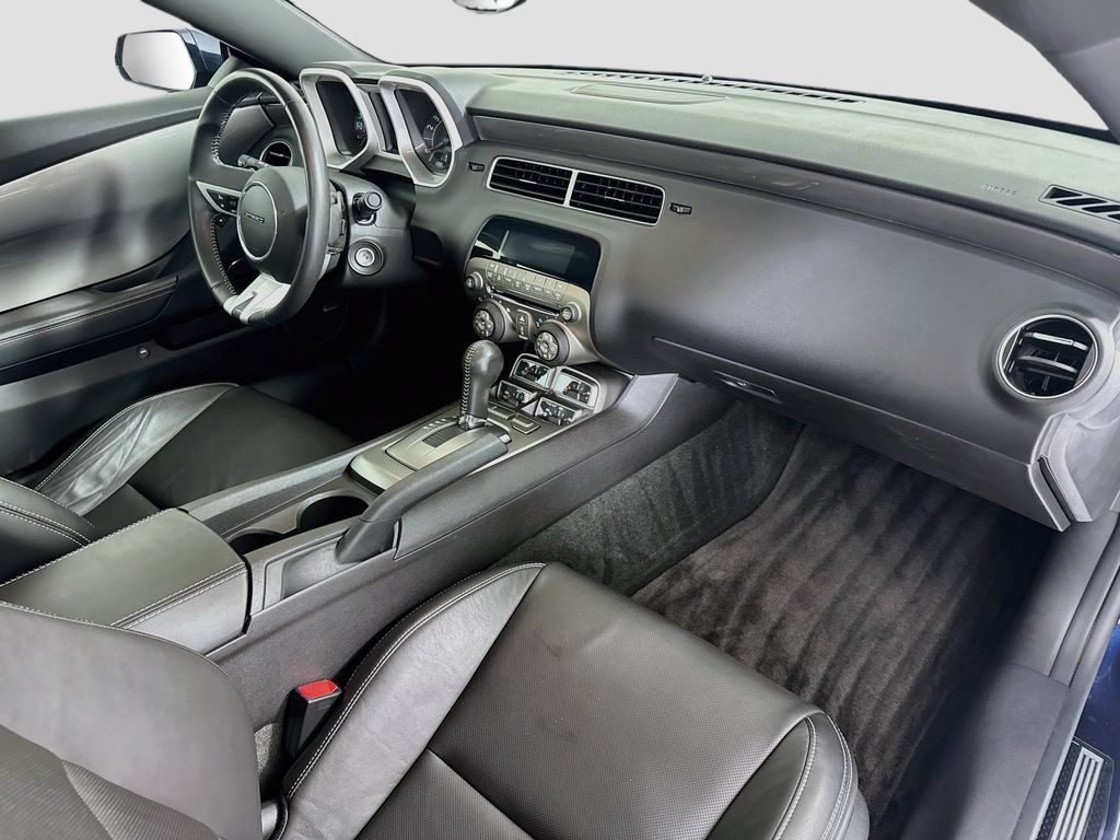 Used 2010 Chevrolet Camaro SS RWD image 28