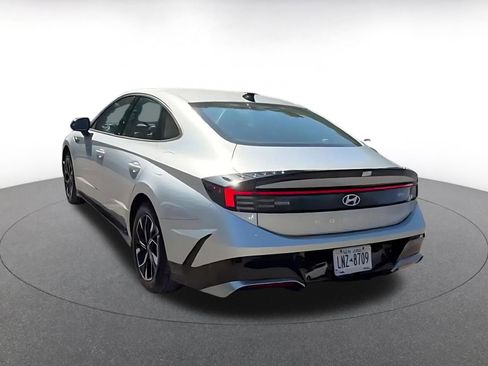 Used 2025 Hyundai Sonata SEL FWD image 12