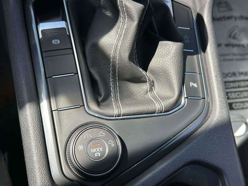 Certified 2023 Volkswagen Tiguan SE R-Line AWD/4WD image 26
