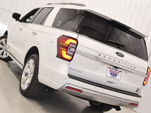 Certified 2024 Ford Expedition Platinum image 45