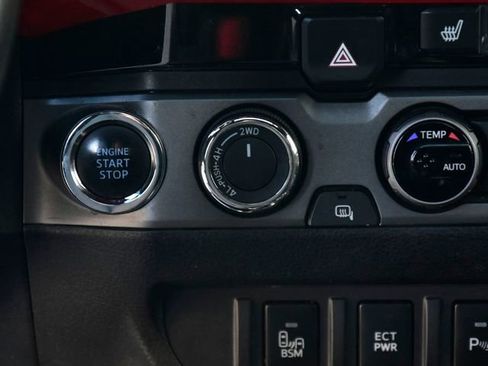 Used 2017 Toyota Tacoma TRD Off-Road w/ Premium & Technology Package image 22