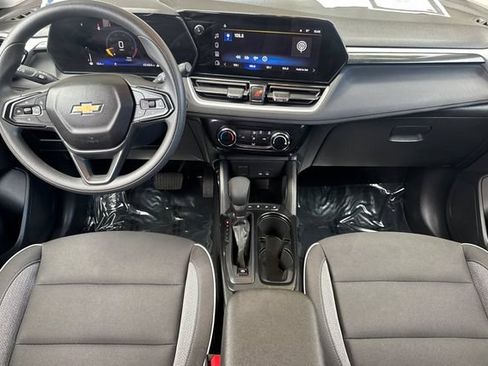 Used 2025 Chevrolet TrailBlazer LT FWD image 10