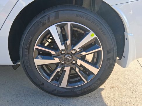 New 2025 Nissan Versa SV w/ Trunk Package image 25