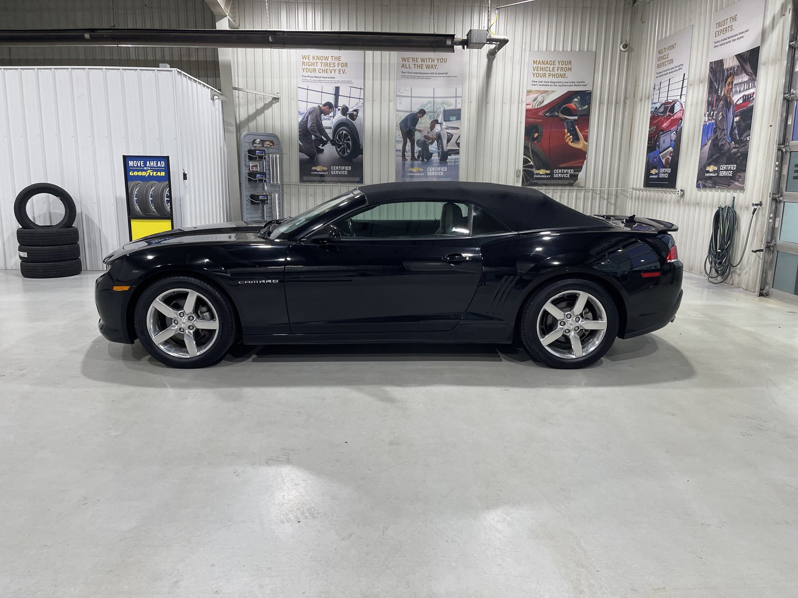 Used 2015 Chevrolet Camaro LT RWD image 5