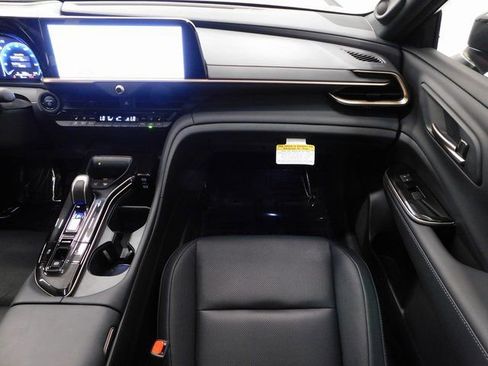 Used 2025 Toyota Crown Platinum image 33