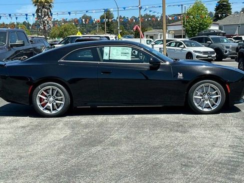 New 2025 Dodge Charger Daytona Scat Pack w/ Track Pack image 3