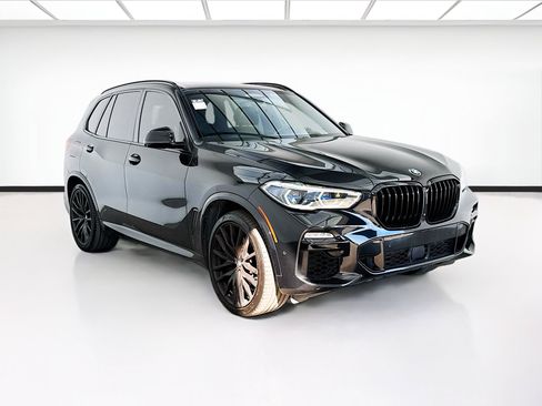 Used 2020 BMW X5 M50i w/ Executive Package image 3