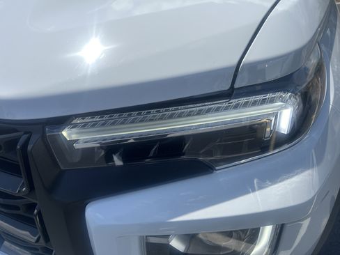 Used 2023 GMC Canyon Elevation w/ Convenience Package image 8