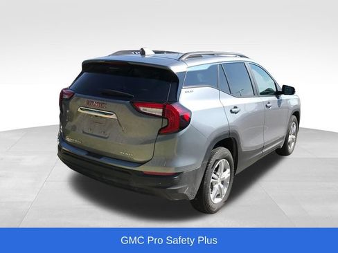 Used 2024 GMC Terrain SLE w/ Driver Convenience Package AWD/4WD image 2