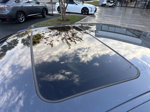 Used 2025 Lexus ES 300h w/ Premium Package image 11