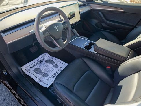 Used 2023 Tesla Model 3 Standard Range image 18