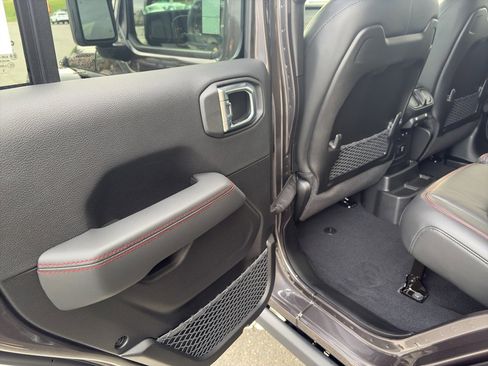 New 2026 Jeep Wrangler Unlimited Rubicon image 18