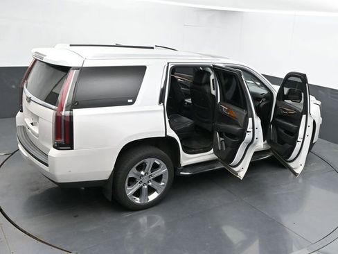 Used 2017 Cadillac Escalade Luxury AWD/4WD image 46
