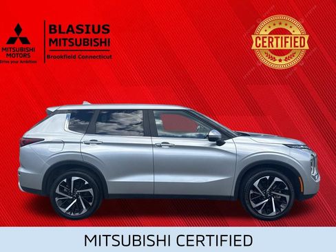 Used 2024 Mitsubishi Outlander SE AWD/4WD image 5