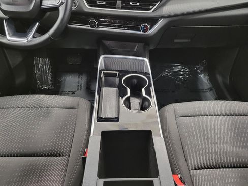 Used 2025 Chevrolet Equinox LT image 17