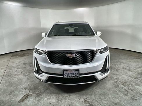 Certified 2025 Cadillac XT6 Luxury image 3