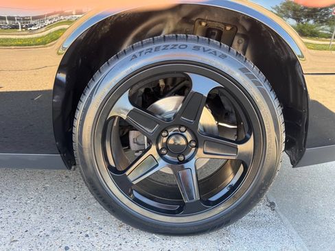 Used 2018 Dodge Challenger R/T Plus RWD image 9