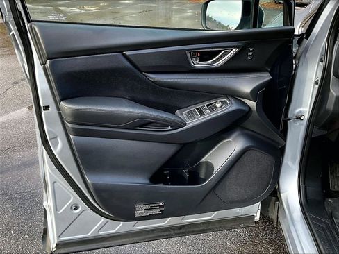 Used 2023 Subaru Ascent Limited image 9