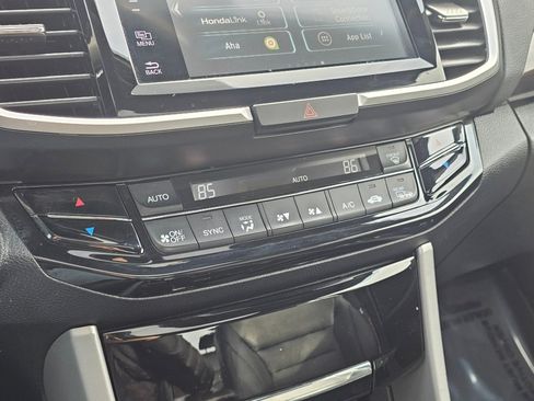Used 2017 Honda Accord EX-L image 9