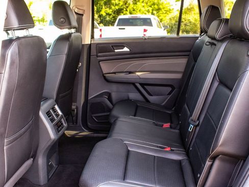 Used 2023 Volkswagen Atlas SE w/ Black Wheel Package AWD/4WD image 35