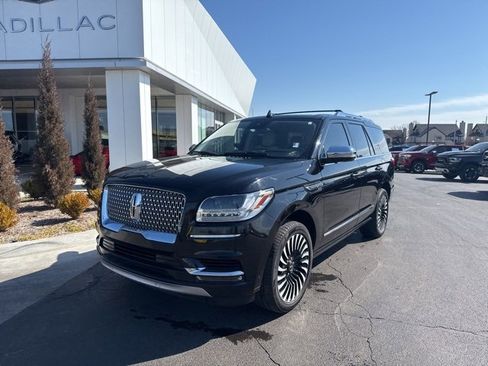 Used 2021 Lincoln Navigator Black Label w/ Cargo Convenience Package image 6