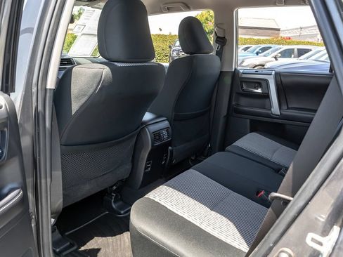 Used 2016 Toyota 4Runner SR5 AWD/4WD image 10