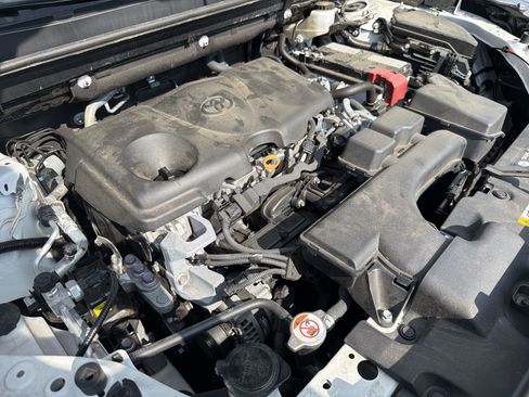 Certified 2025 Toyota RAV4 XLE FWD image 22
