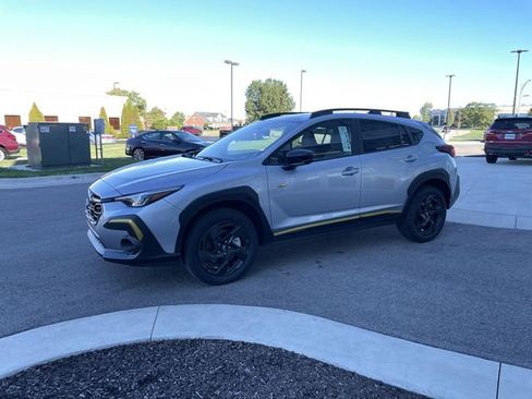 Used 2025 Subaru Crosstrek 2.5i Sport AWD/4WD image 2