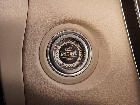 Used 2021 Mercedes-Benz GLC 300 4MATIC image 45