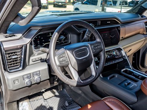 Used 2024 GMC Sierra 2500 Denali Ultimate w/ Max Trailering Package image 17