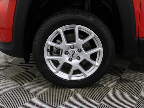 Used 2023 Jeep Renegade Latitude w/ Premium Group image 40