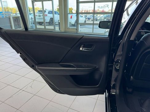 Used 2014 Honda Accord EX-L image 42